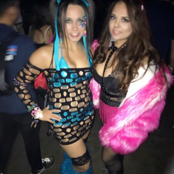 Meet your Posher, Elizabeth - Picture 5 of 8